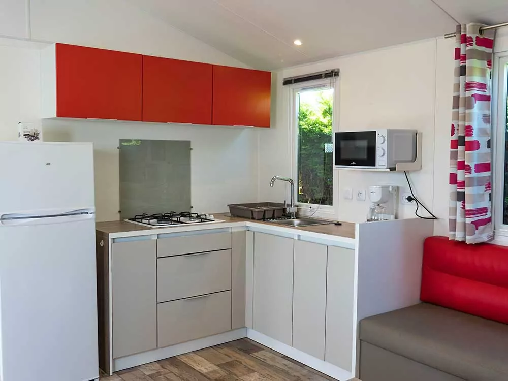 Cuisine du mobil-home Famille 3 chambres île de Ré