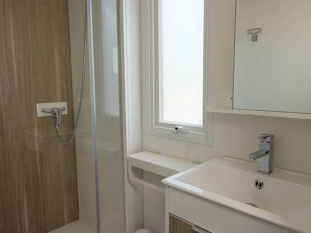 Salle de bain du mobil-home Famille 3 chambres